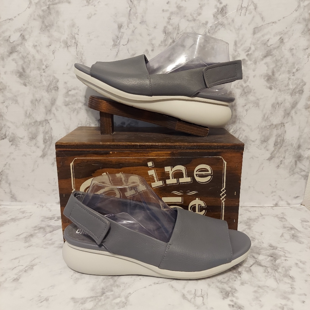 Pre-owned camper balloon sandals